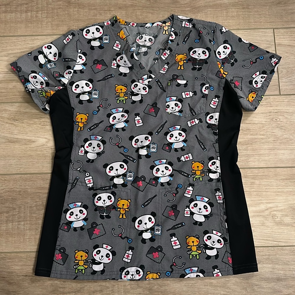 UA-Flex scrub top